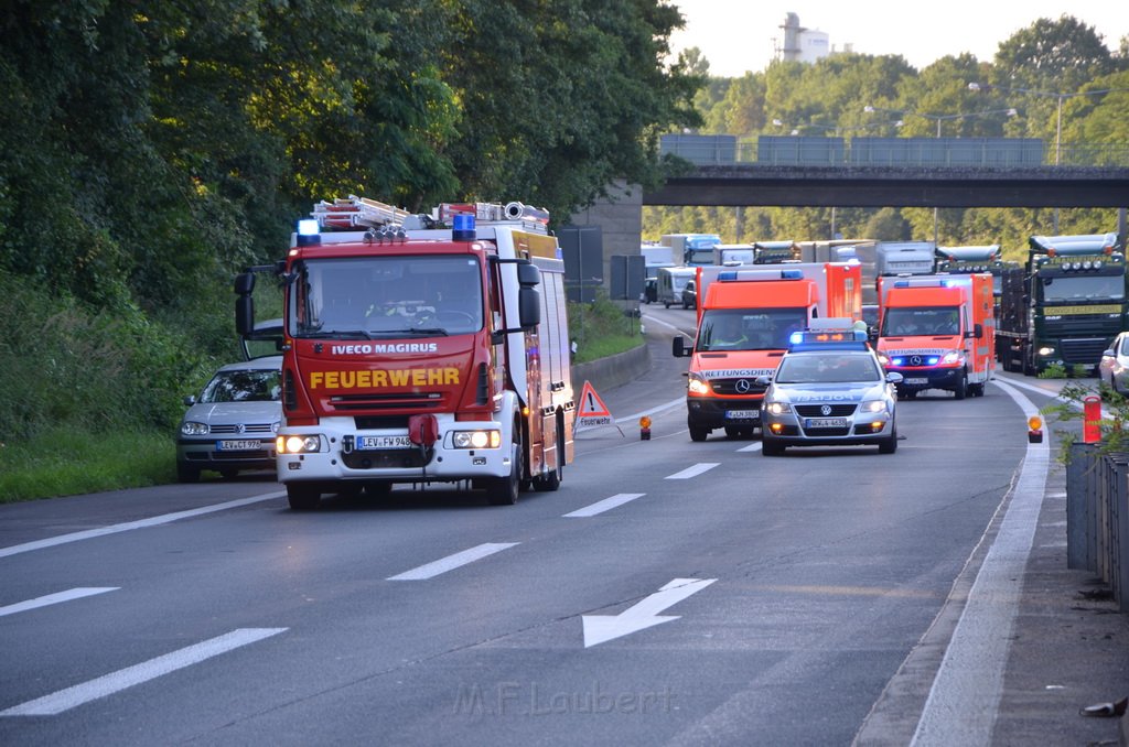 Einsatz BF Koeln Klimaanlage Reisebus defekt A 3 Rich Koeln hoehe Leverkusen P064.JPG